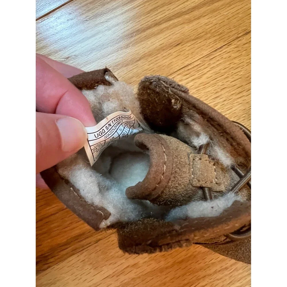 UGG Baby Infant Toddler Neumel Boots Chestnut Suede Infant US Size 4-5 UK Size 4